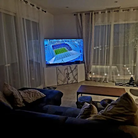 Nice, Magnifique Vue Avec Piscine *