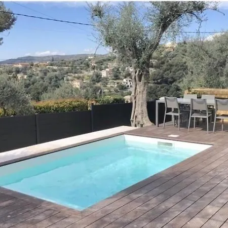 Nice, Magnifique Vue Avec Piscine