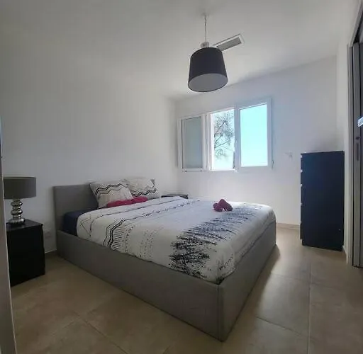 Nice, Magnifique Vue Avec Piscine فيلة نيس