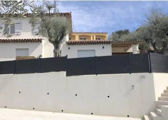 Nice, Magnifique Vue Avec Piscine فيلة